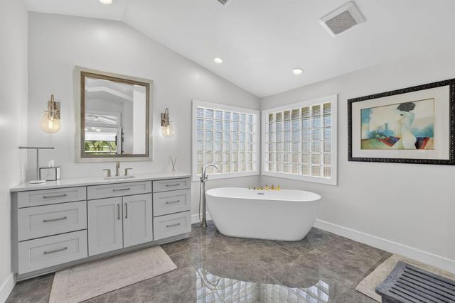 2920 NE 47th Street, Lighthouse Point, FL 33064