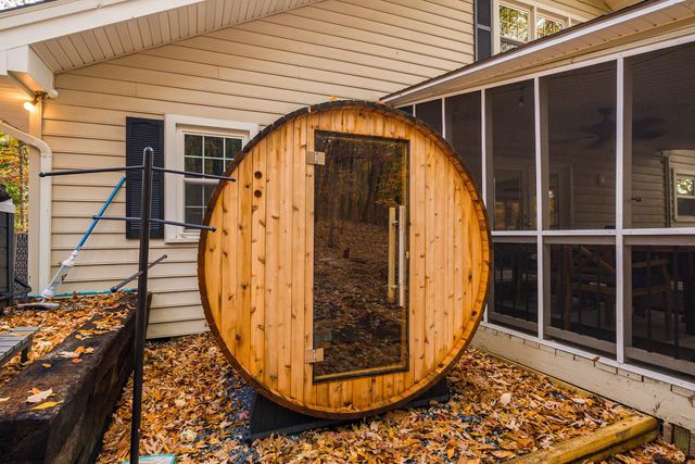 2964 HOPKINS DR, Mcgaheysville, VA 22840