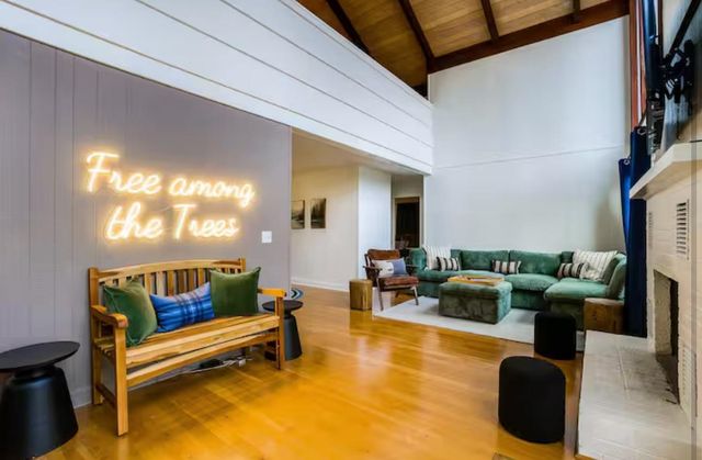 2964 HOPKINS DR, Mcgaheysville, VA 22840