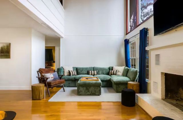 2964 HOPKINS DR, Mcgaheysville, VA 22840