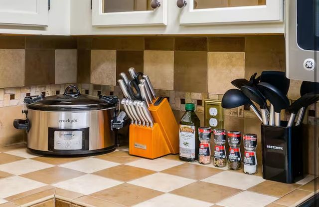 2964 HOPKINS DR, Mcgaheysville, VA 22840