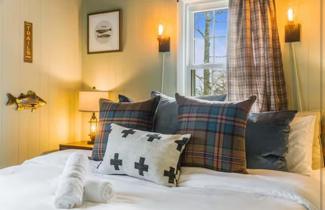 2964 HOPKINS DR, Mcgaheysville, VA 22840