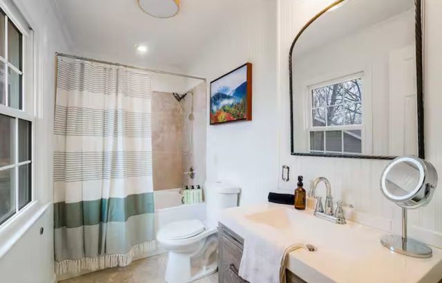 2964 HOPKINS DR, Mcgaheysville, VA 22840