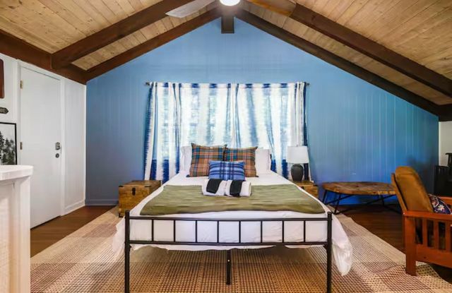 2964 HOPKINS DR, Mcgaheysville, VA 22840