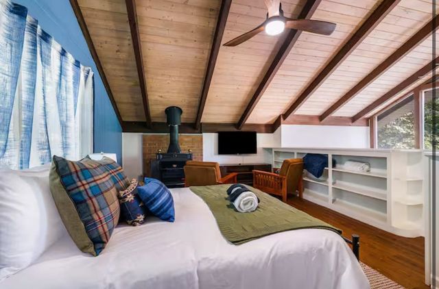 2964 HOPKINS DR, Mcgaheysville, VA 22840