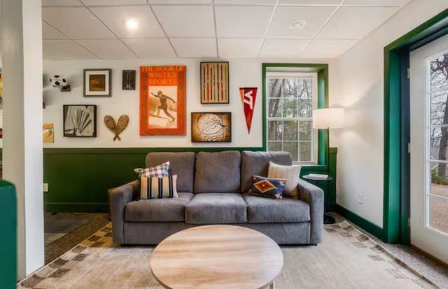 2964 HOPKINS DR, Mcgaheysville, VA 22840