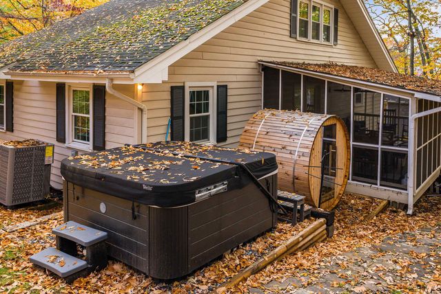 2964 HOPKINS DR, Mcgaheysville, VA 22840