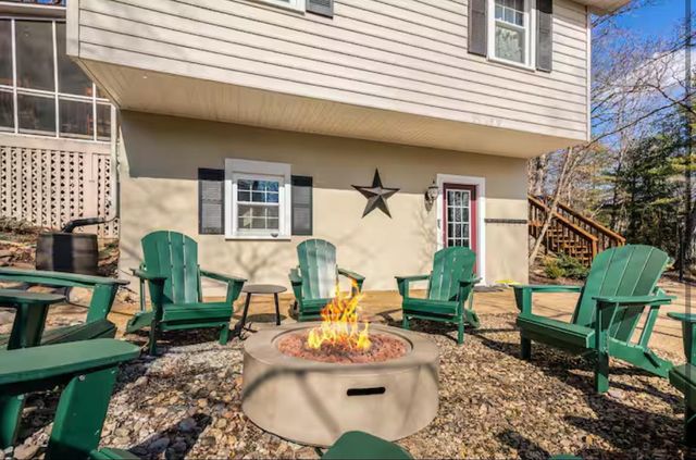 2964 HOPKINS DR, Mcgaheysville, VA 22840