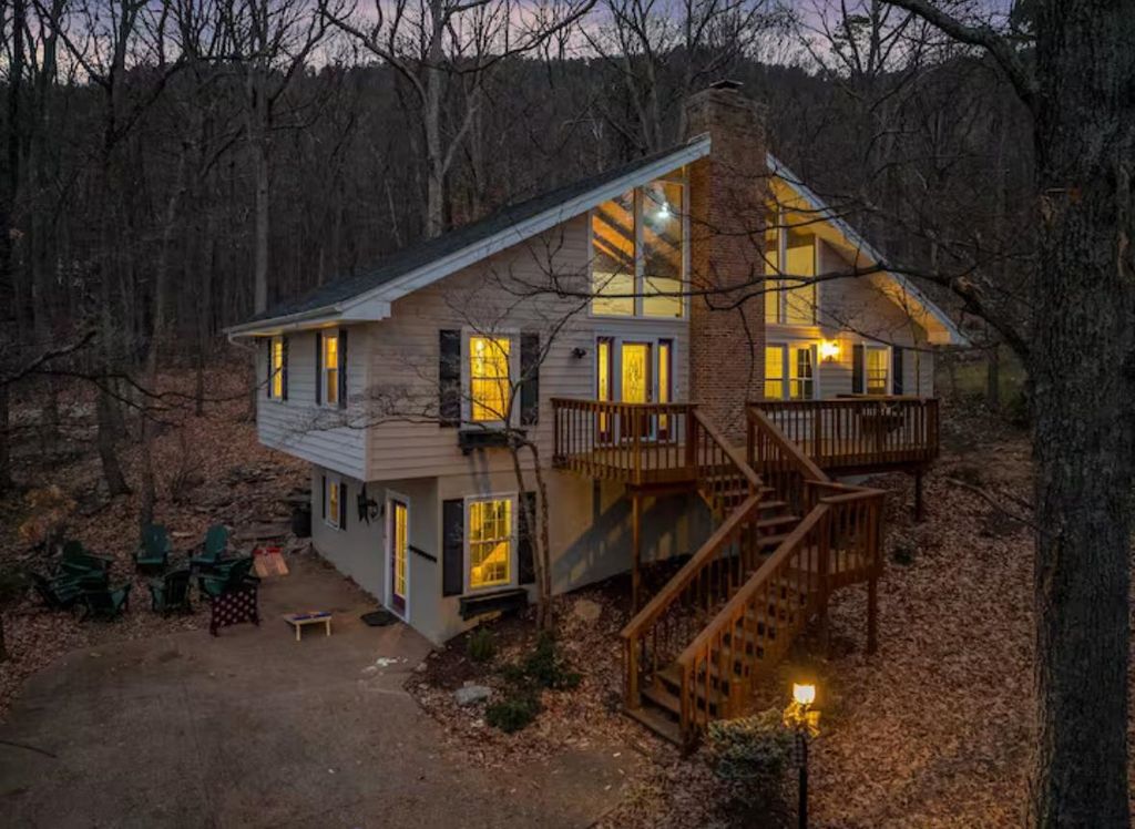 2964 HOPKINS DR, Mcgaheysville, VA 22840