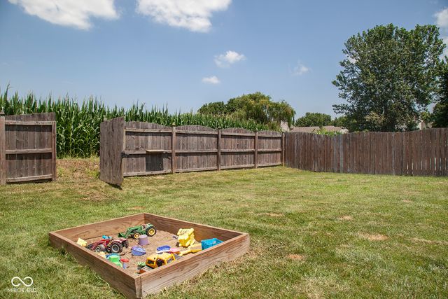 1214 Harvest Ridge Circle, Franklin, IN 46131
