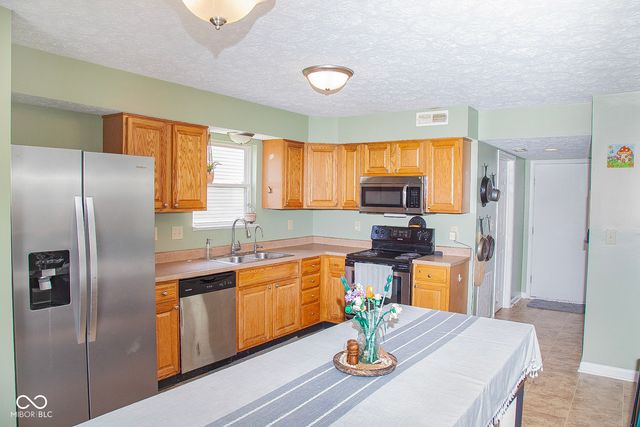 1214 Harvest Ridge Circle, Franklin, IN 46131