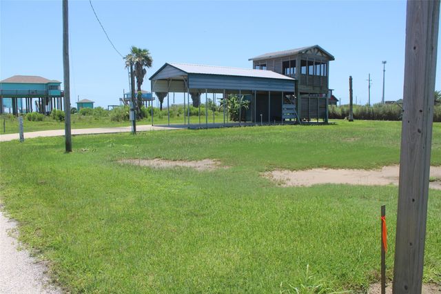 1051 Van Sant, Gilchrist, TX 77617