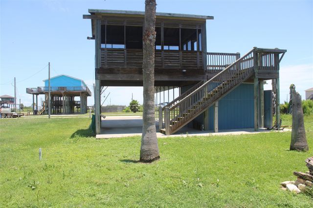 1051 Van Sant, Gilchrist, TX 77617