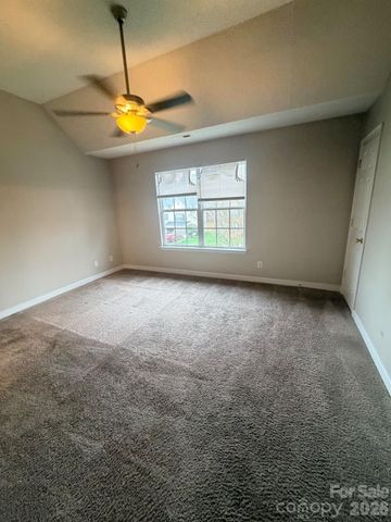 634 Longacre Drive, Charlotte, NC 28214