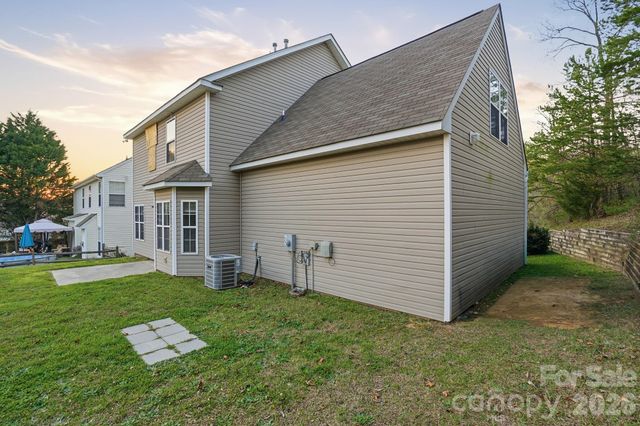 634 Longacre Drive, Charlotte, NC 28214