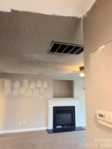 634 Longacre Drive, Charlotte, NC 28214