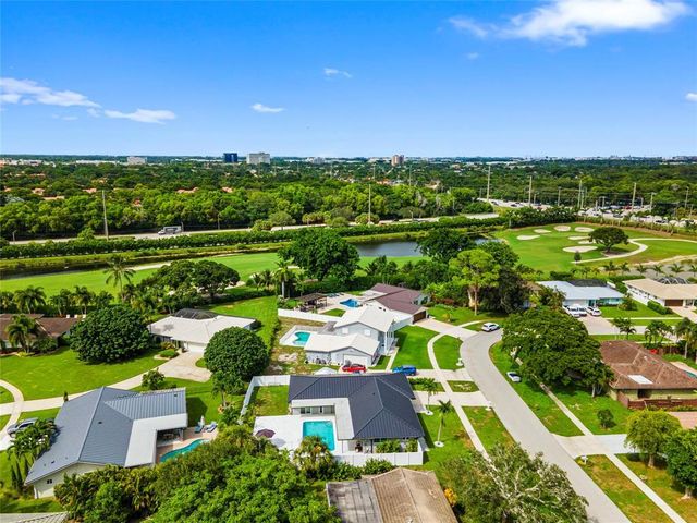 22111 W Serenata Cir Circle W, Boca Raton, FL 33433
