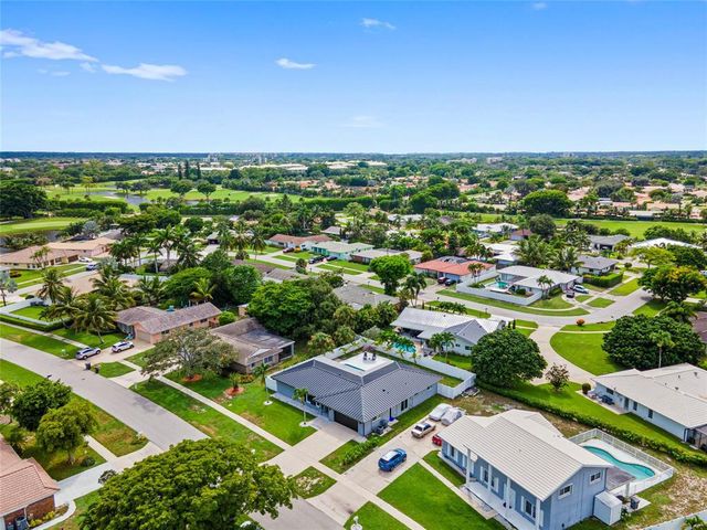 22111 W Serenata Cir Circle W, Boca Raton, FL 33433