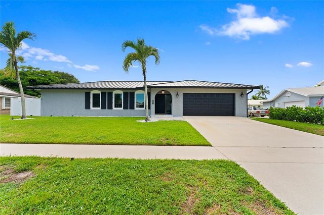 22111 W Serenata Cir Circle W, Boca Raton, FL 33433