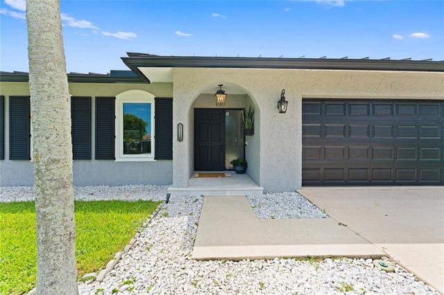 22111 W Serenata Cir Circle W, Boca Raton, FL 33433