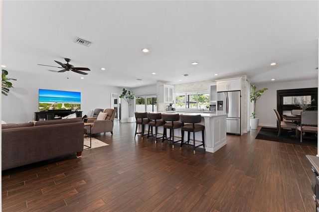 22111 W Serenata Cir Circle W, Boca Raton, FL 33433