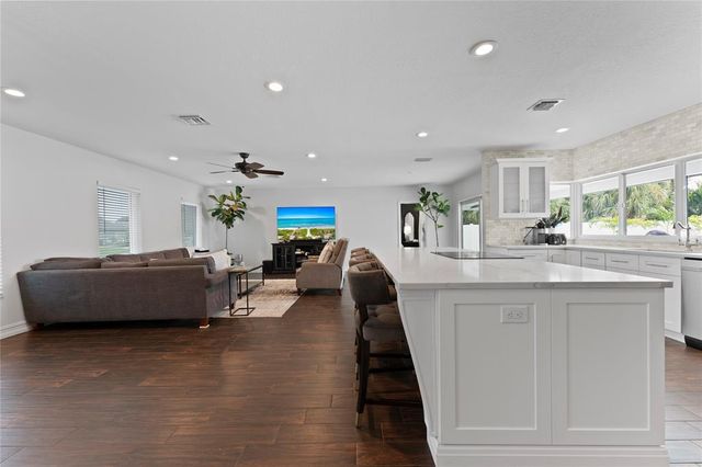 22111 W Serenata Cir Circle W, Boca Raton, FL 33433