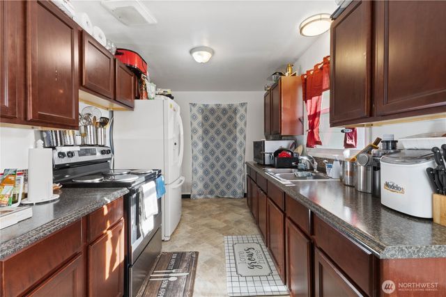 7601 S C Street, Tacoma, WA 98408