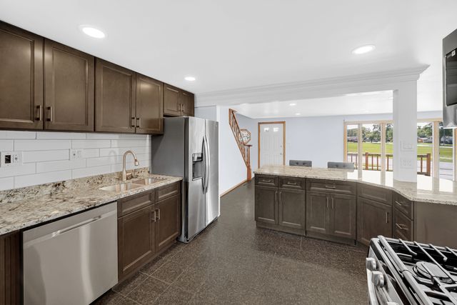 275 Frederick Drive, Chicago Heights, IL 60411