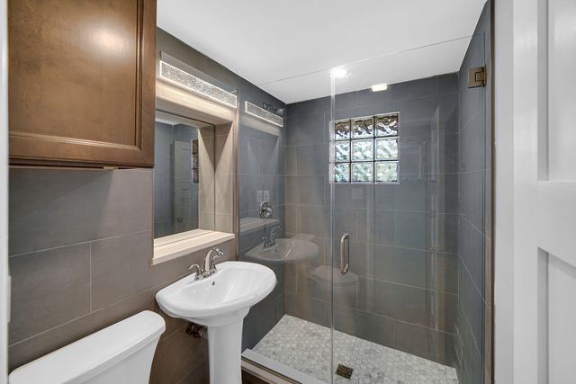 275 Frederick Drive, Chicago Heights, IL 60411