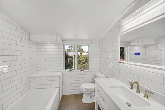 275 Frederick Drive, Chicago Heights, IL 60411