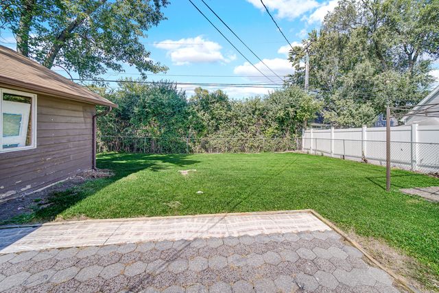 275 Frederick Drive, Chicago Heights, IL 60411