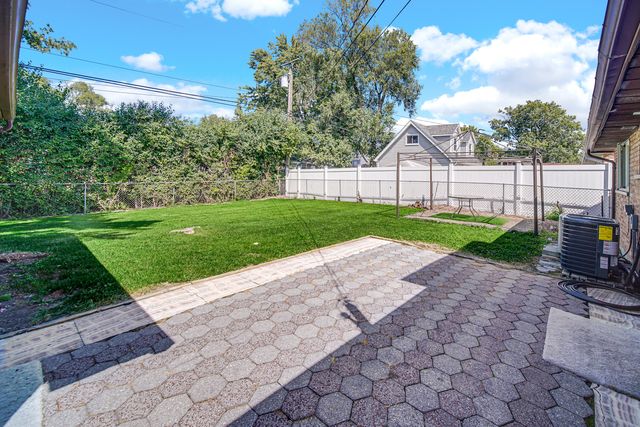 275 Frederick Drive, Chicago Heights, IL 60411