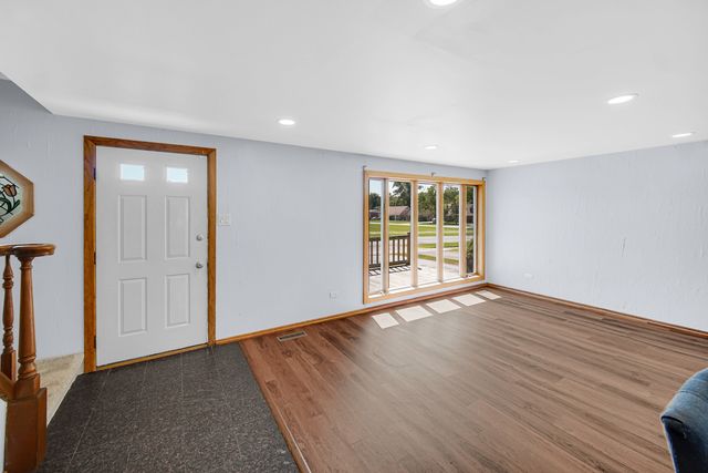 275 Frederick Drive, Chicago Heights, IL 60411