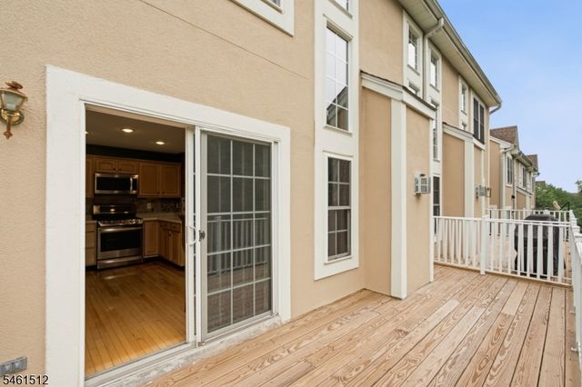 16 Magnolia Way, North Haledon Boro, NJ 07508