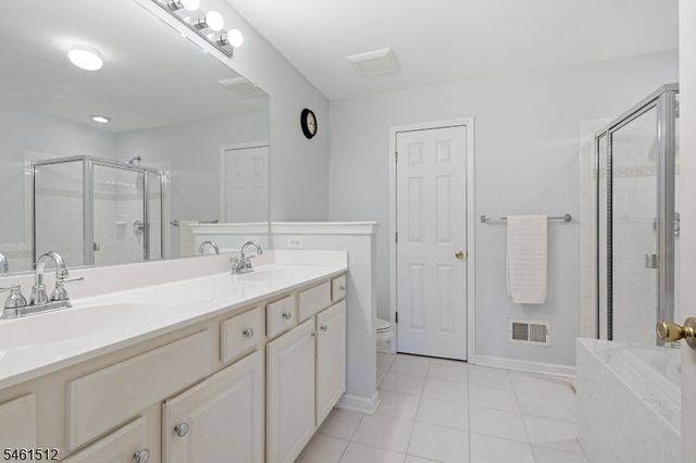 16 Magnolia Way, North Haledon Boro, NJ 07508