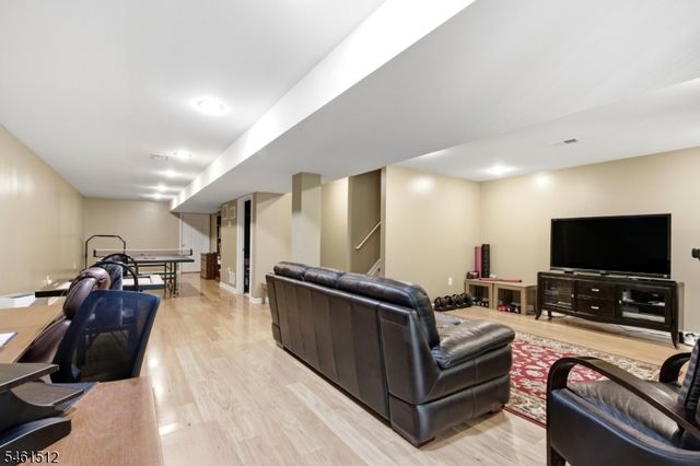 16 Magnolia Way, North Haledon Boro, NJ 07508