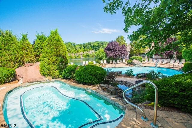16 Magnolia Way, North Haledon Boro, NJ 07508