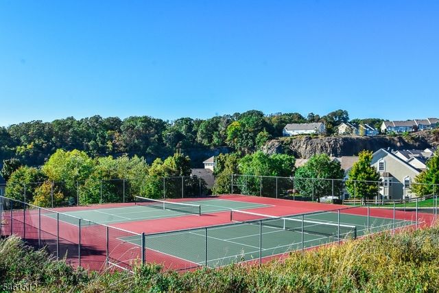 16 Magnolia Way, North Haledon Boro, NJ 07508
