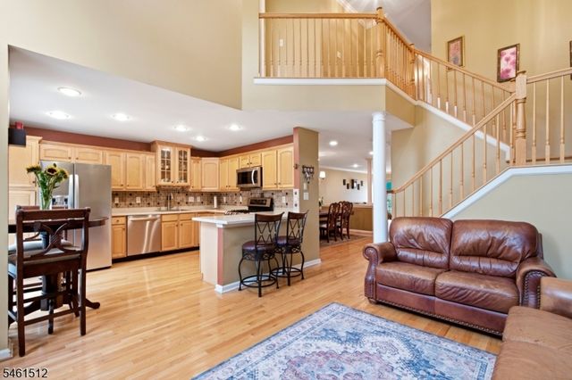 16 Magnolia Way, North Haledon Boro, NJ 07508