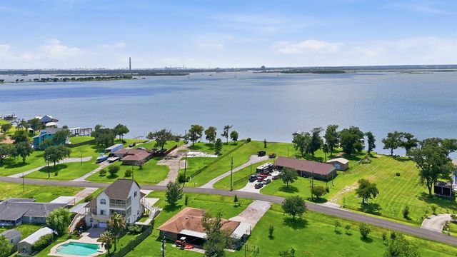 448 S Burnett Drive, Baytown, TX 77520