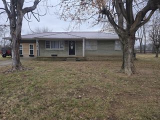 203 Victor Reiter Pkwy, Portland, TN 37148