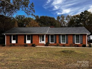 1332 N Dobys Bridge Road, Fort Mill, SC 29715