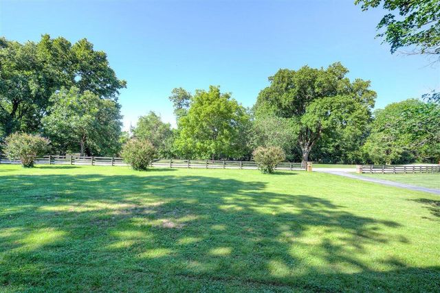 130 Schoolhouse Road, Frankfort, KY 40601