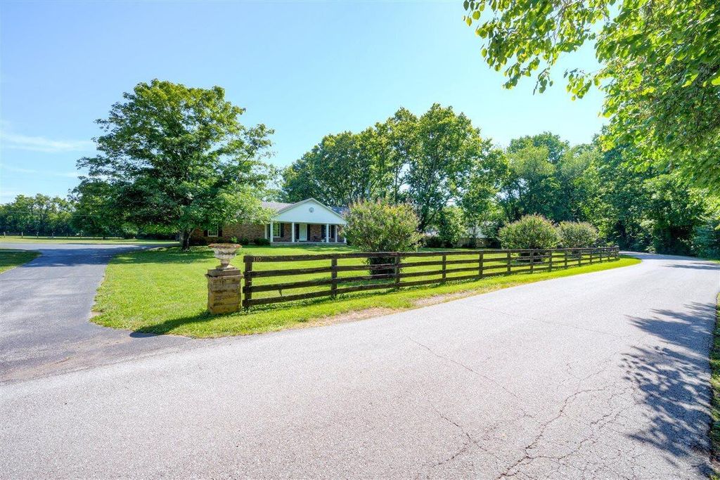 130 Schoolhouse Road, Frankfort, KY 40601
