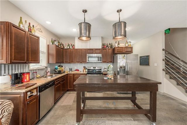 1014 Foster A, College Station, TX 77840