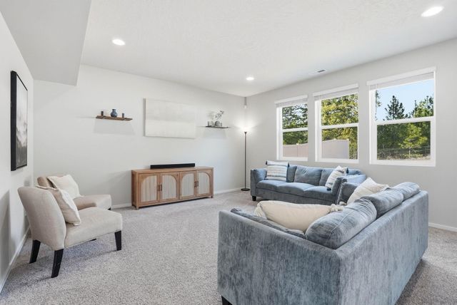 1115 E Paske Rd, Colbert, WA 99005