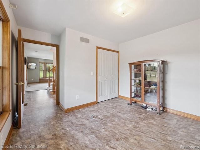 8560 Hough Road, Almont, MI 48003