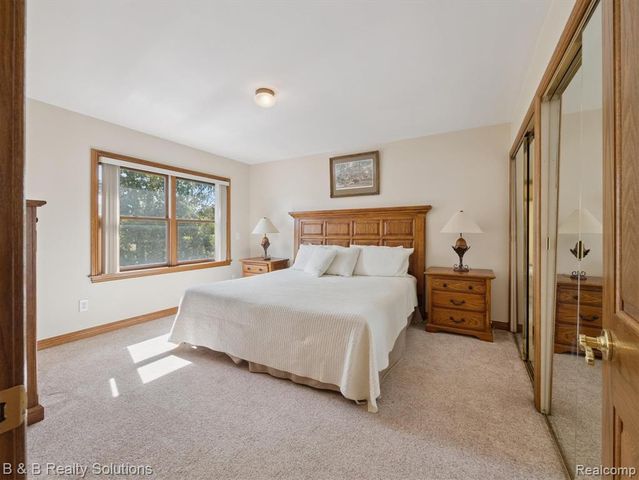 8560 Hough Road, Almont, MI 48003