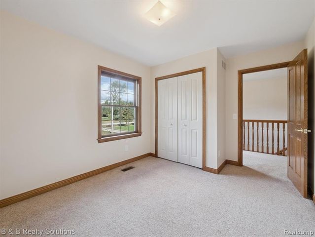 8560 Hough Road, Almont, MI 48003