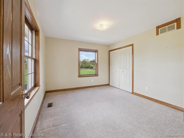 8560 Hough Road, Almont, MI 48003